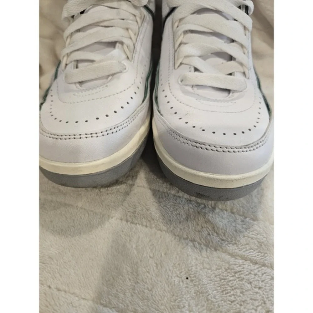 Nike Air Jordan‎ 2 Retro White Lucky Green Size Youth 5.5 K075